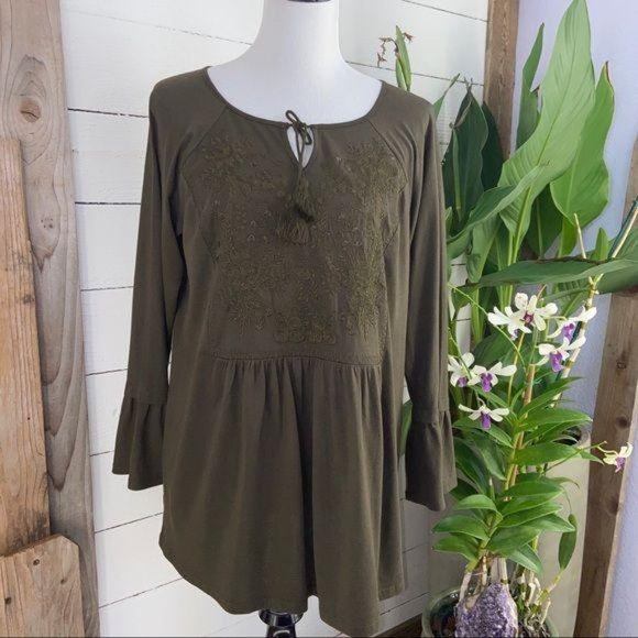 J Jill NWT Scoop Neck Bell Sleeve Tee